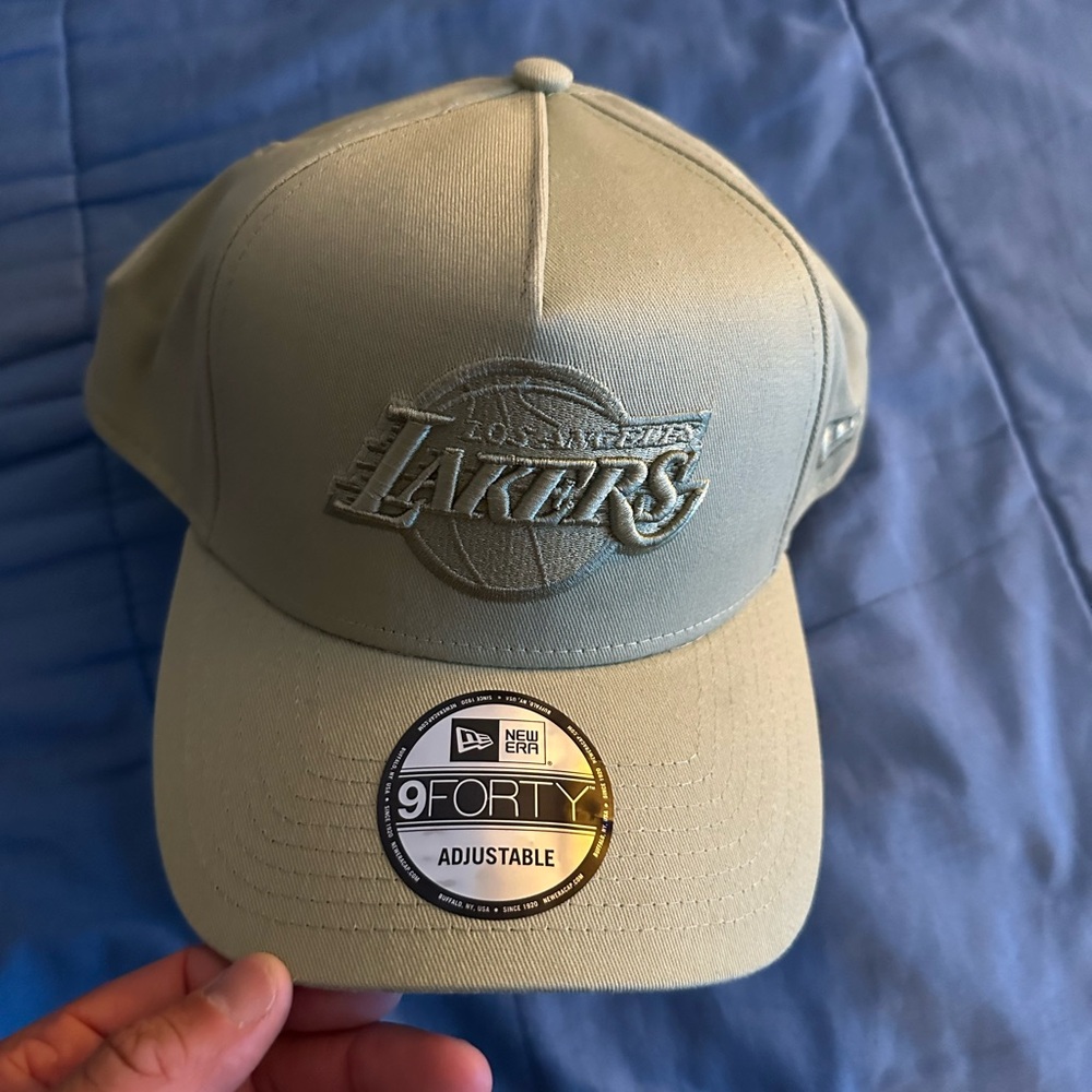 New Era 9FORTY Adjustable Cap - Light Olive